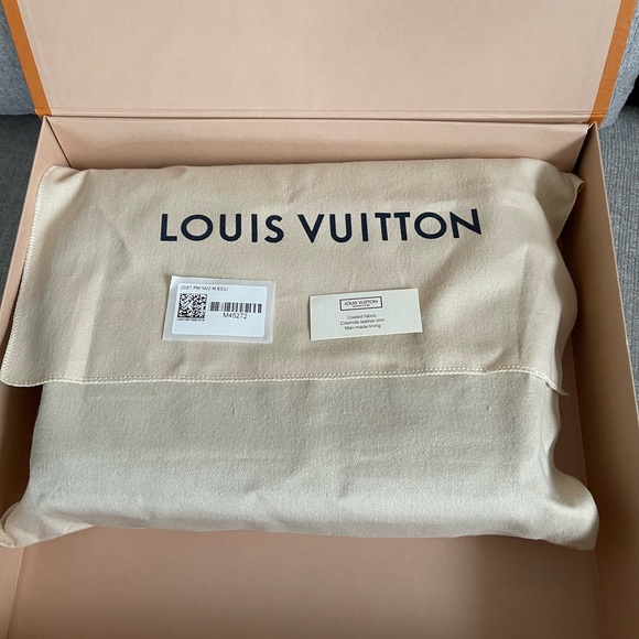 Louis Vuitton Messenger - Picture 6 of 6